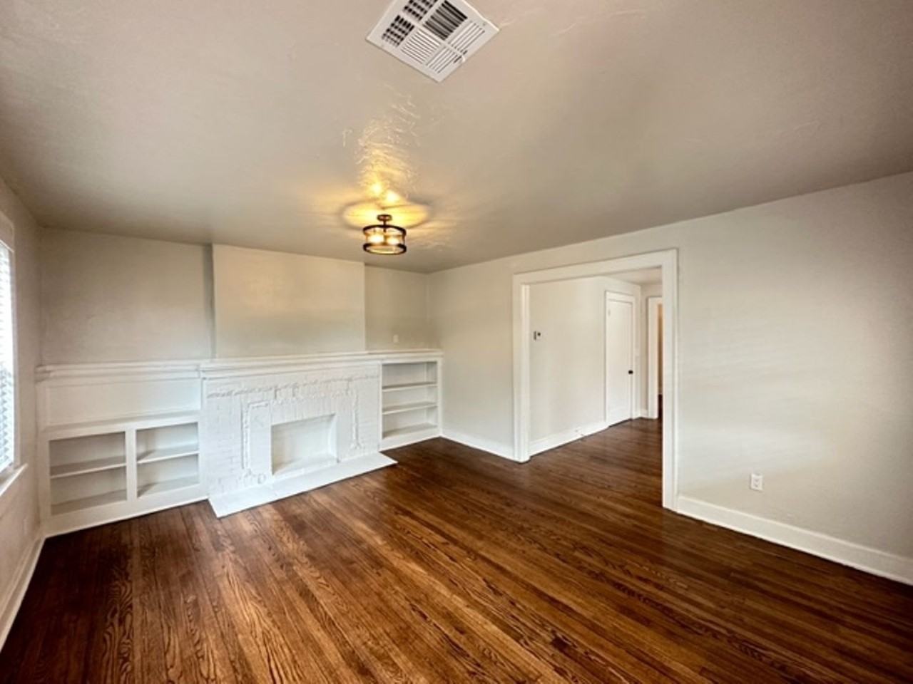 2905 Nw 19th St - Photo 2 of 14