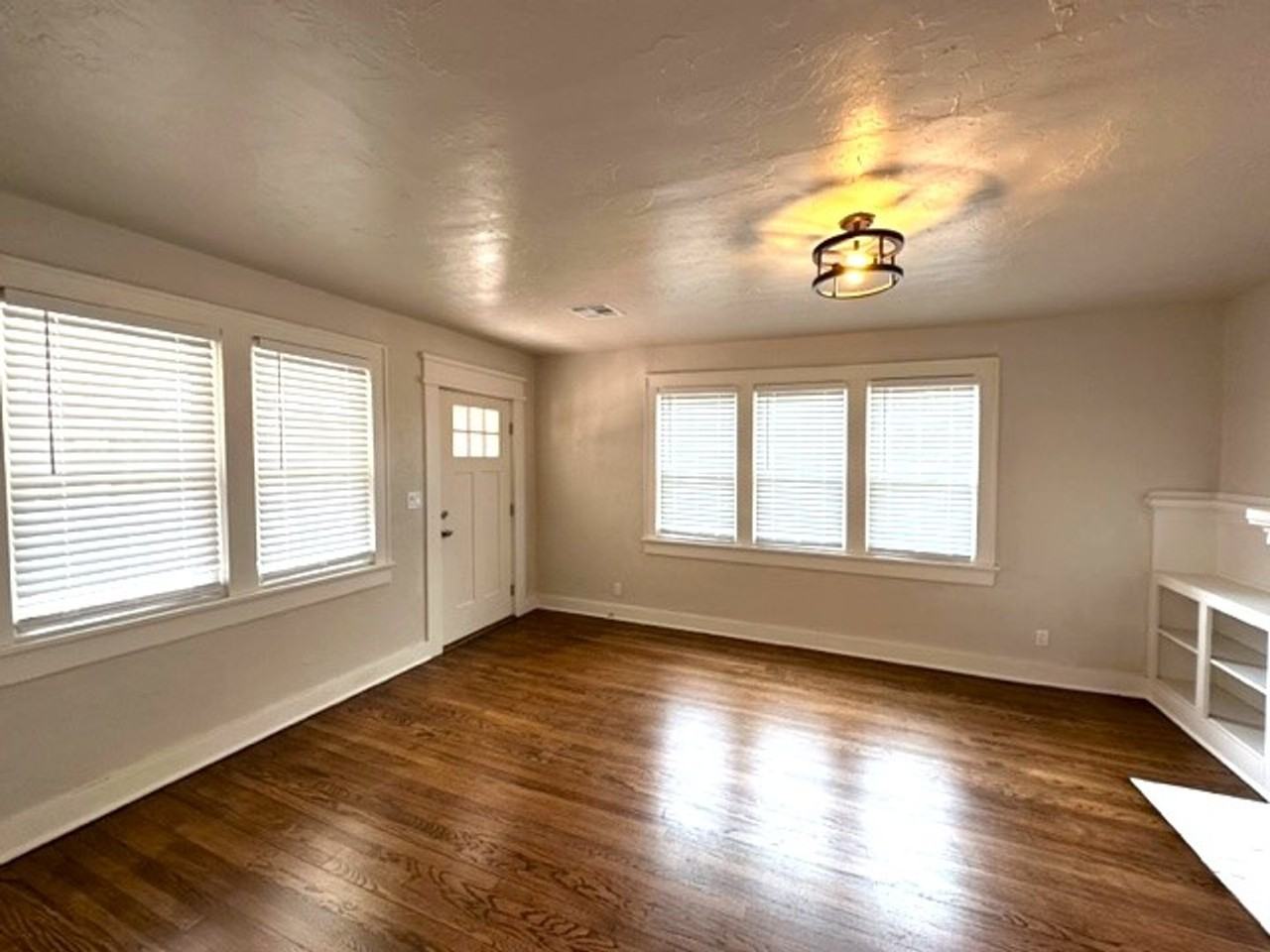 2905 Nw 19th St - Photo 3 of 14