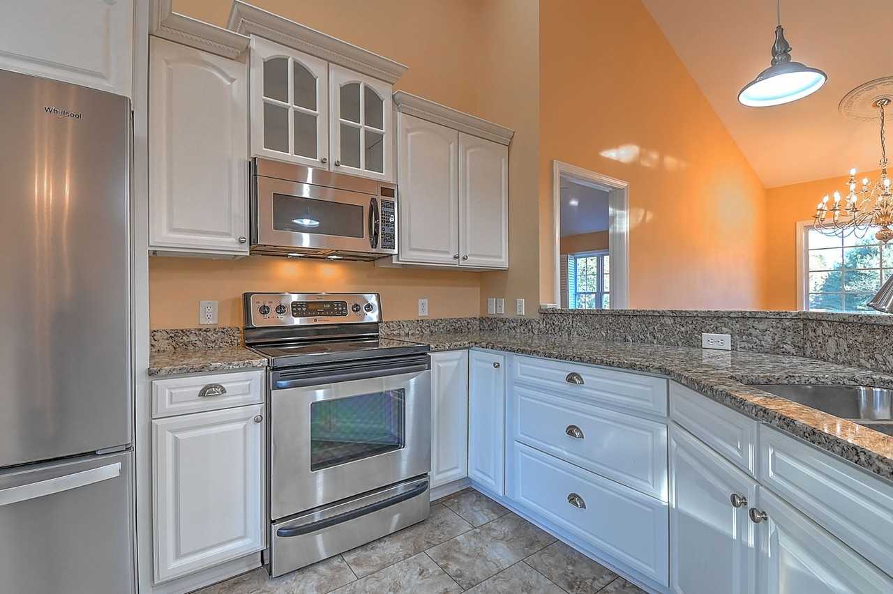 168 Old Mill Ct - Photo 5 of 39