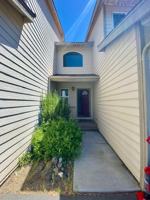 featured image of 2202 Ne Holliday Ave