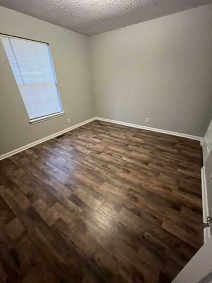 717 Polk Ave - Photo 3 of 11