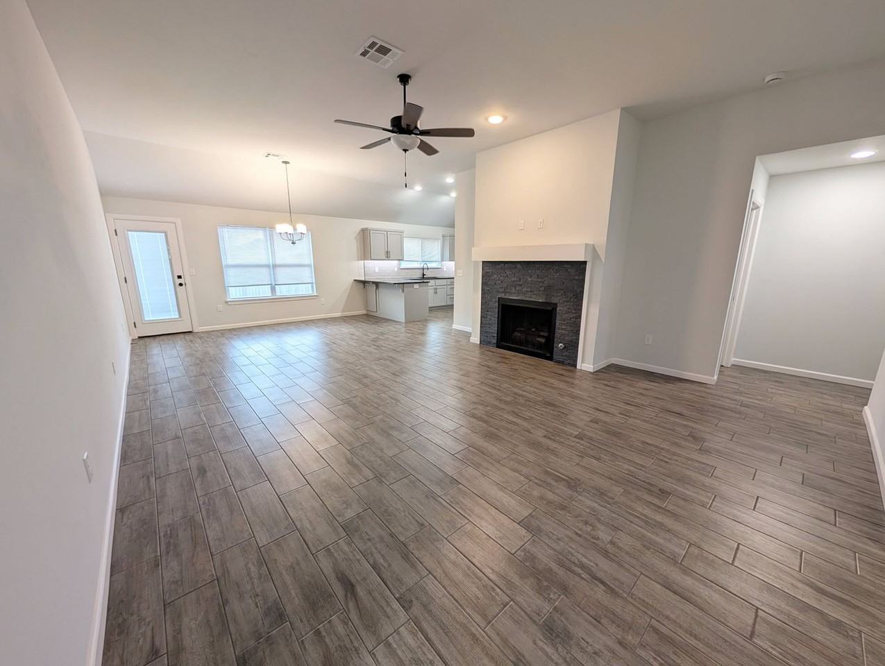 1008 Blackjack Creek Dr - Photo 2 of 18