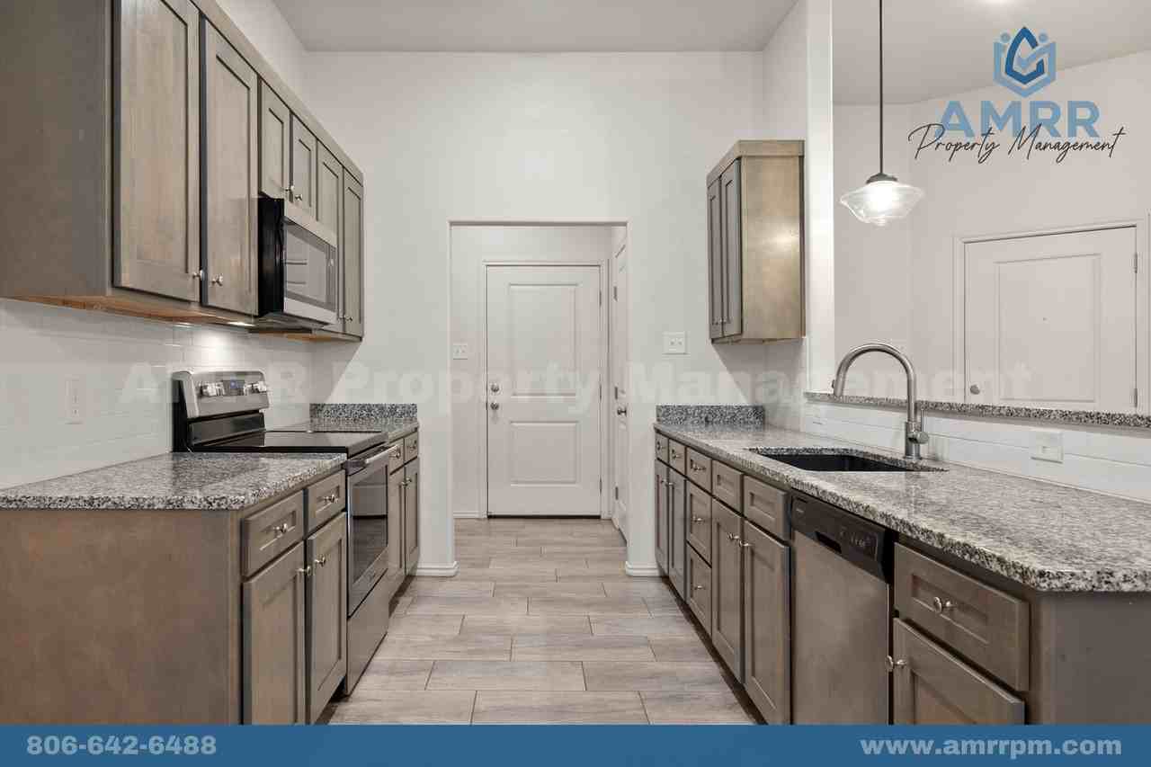 1122 N 7th St - Photo 4 of 21