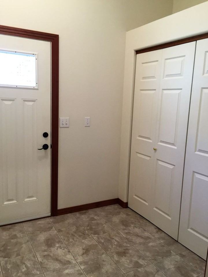 3027 Dyke Rd - Photo 2 of 23