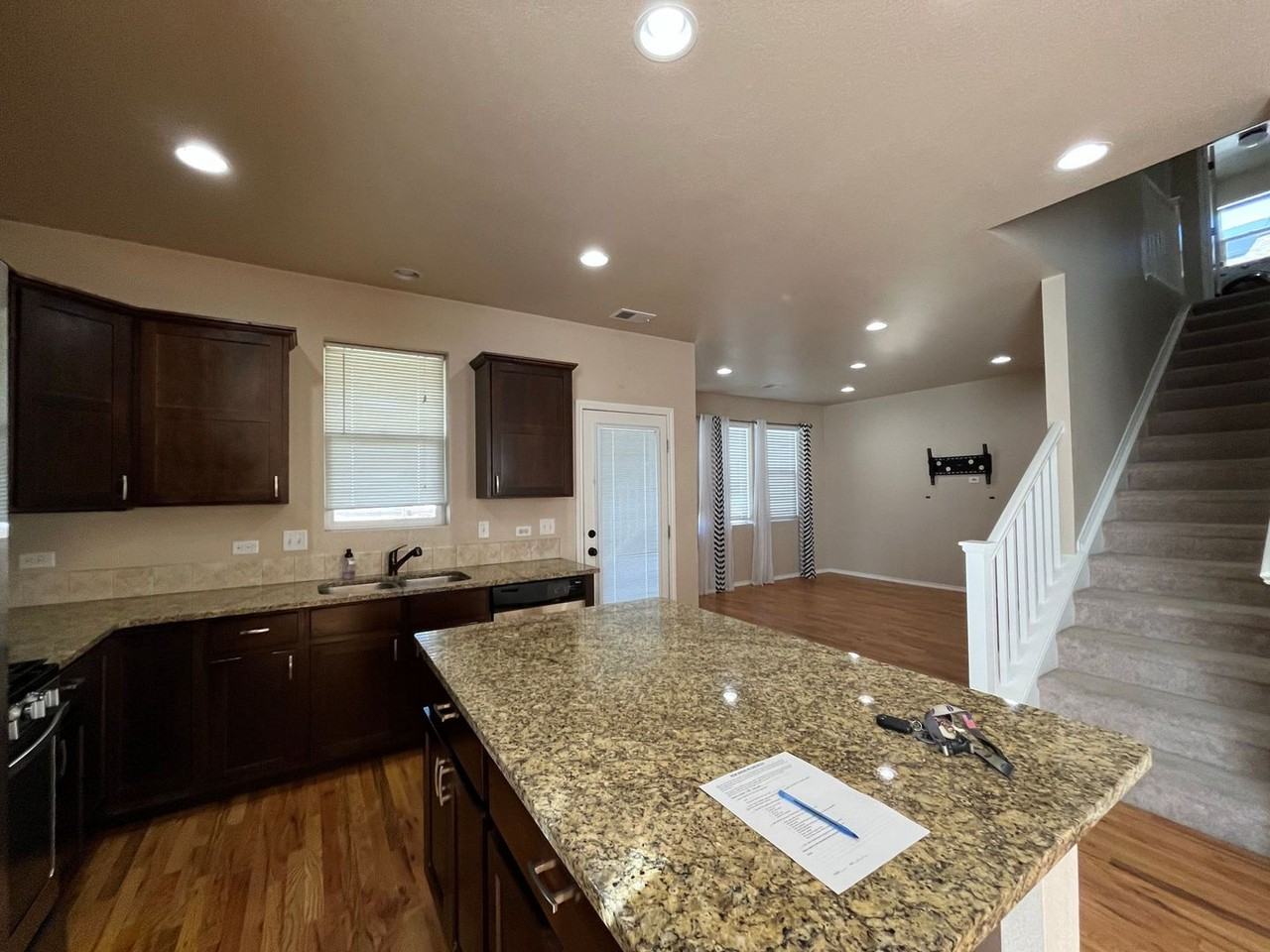 509 Walhalla Ct - Photo 5 of 25