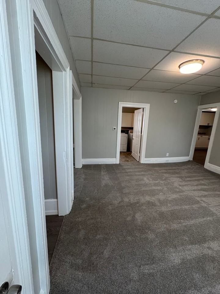 929 N 8th St - Photo 5 of 50