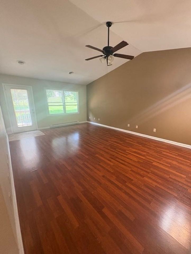 25119 York Dr - Photo 2 of 10