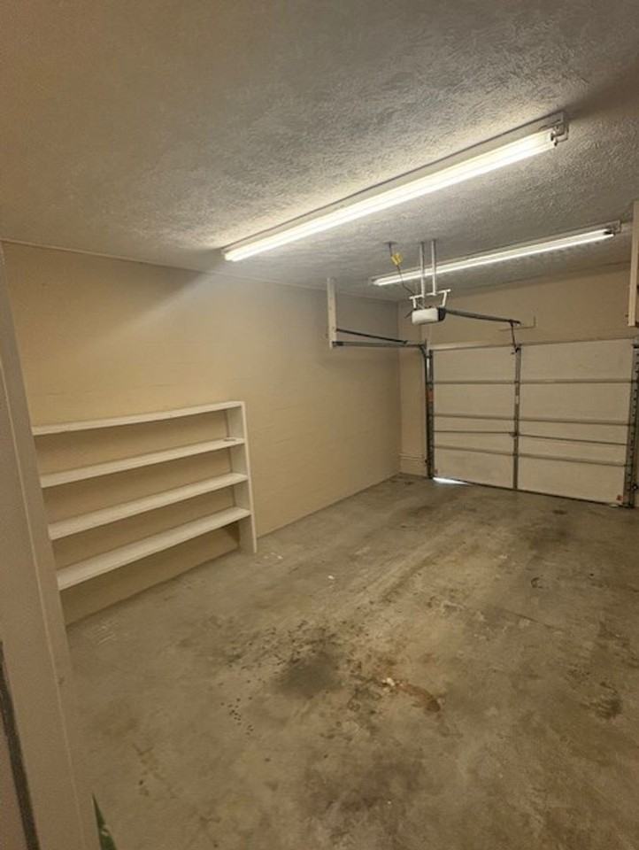 25119 York Dr - Photo 4 of 11