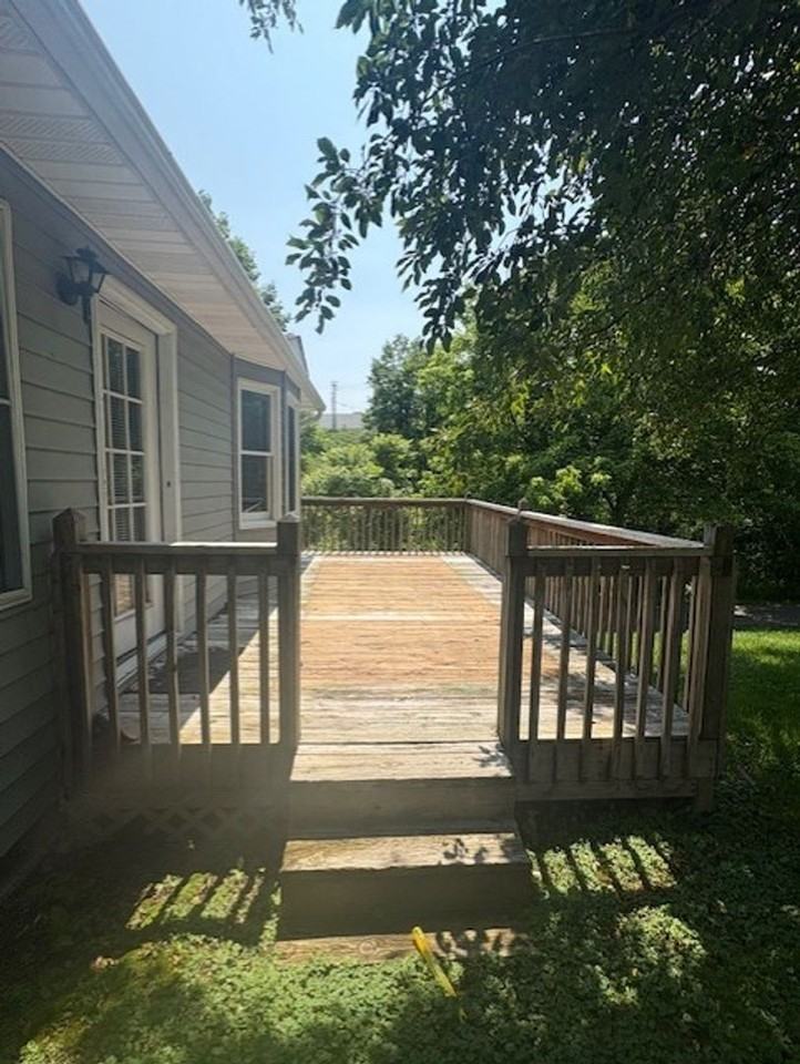 25119 York Dr - Photo 5 of 11