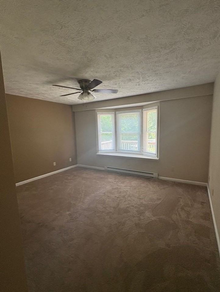 25119 York Dr - Photo 6 of 11