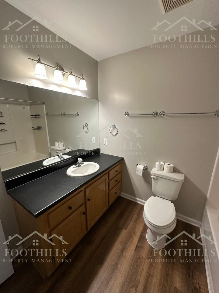 214 Keithwood Dr - Photo 3 of 31
