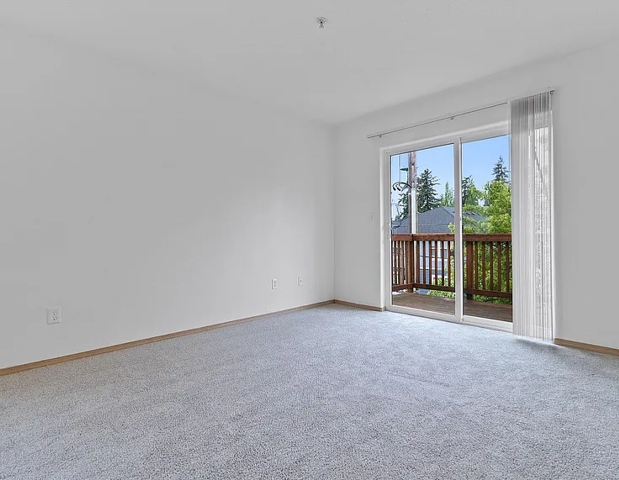 Ash Street Apartments - Photo 3 of 9