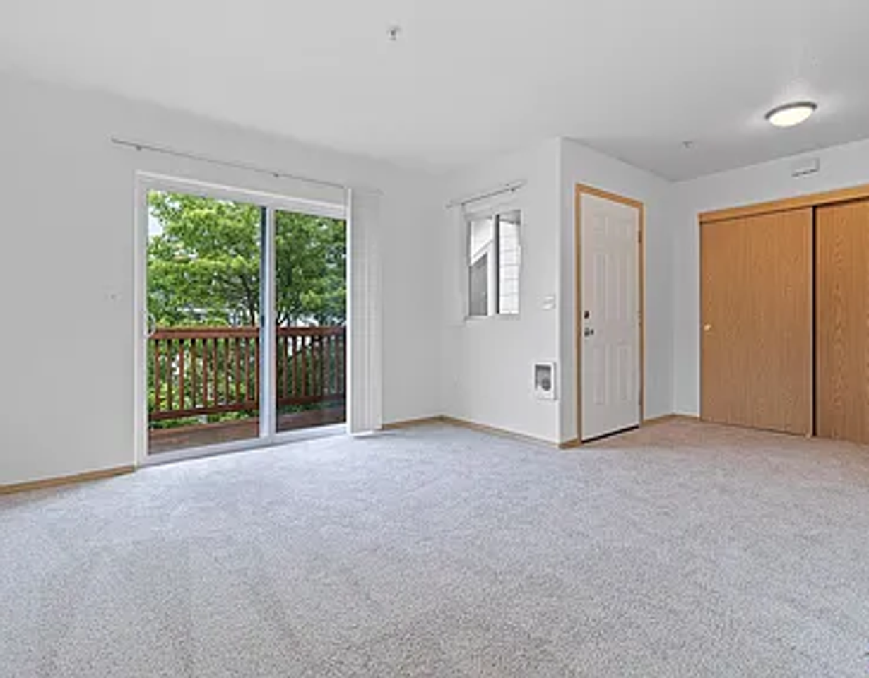 Ash Street Apartments - Photo 6 of 9