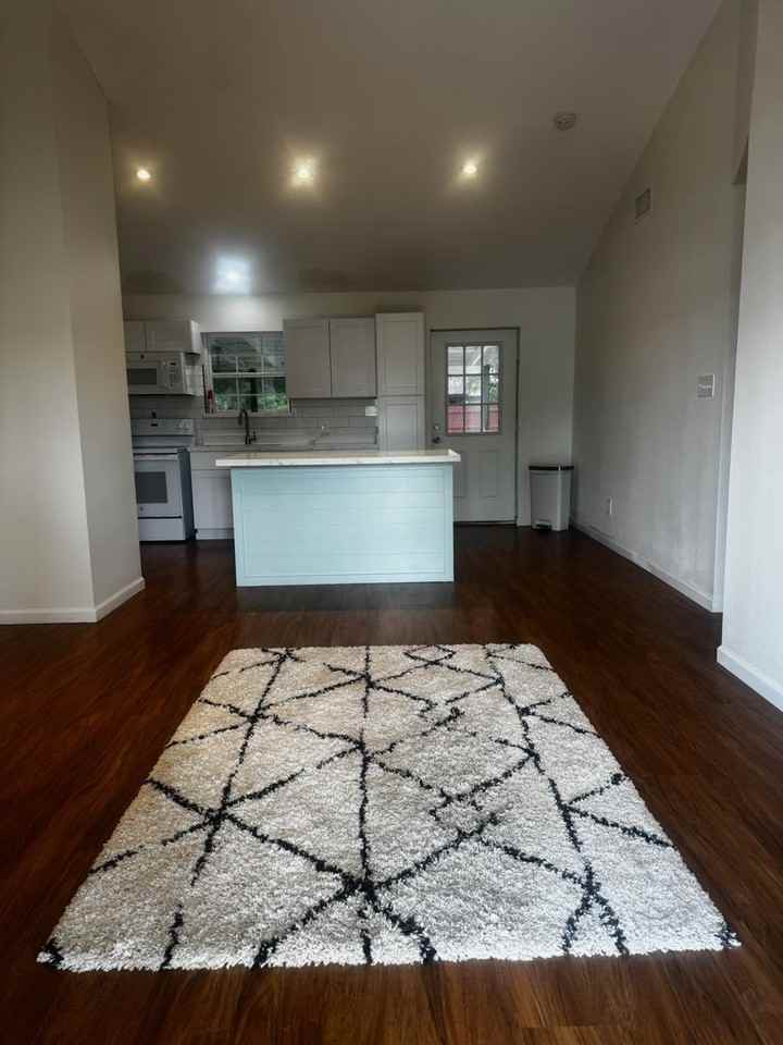 1119 Barnes St - Photo 3 of 8