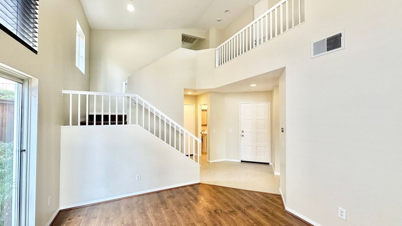 5757 Barbary Pl - Photo 3 of 46