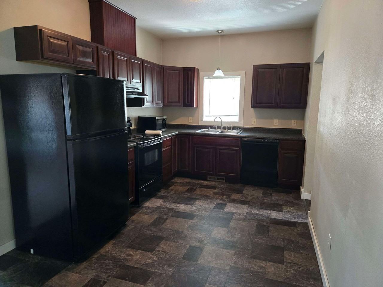 1403 Main St - Photo 3 of 20