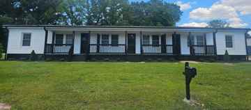 featured image of 200 Walnut St W