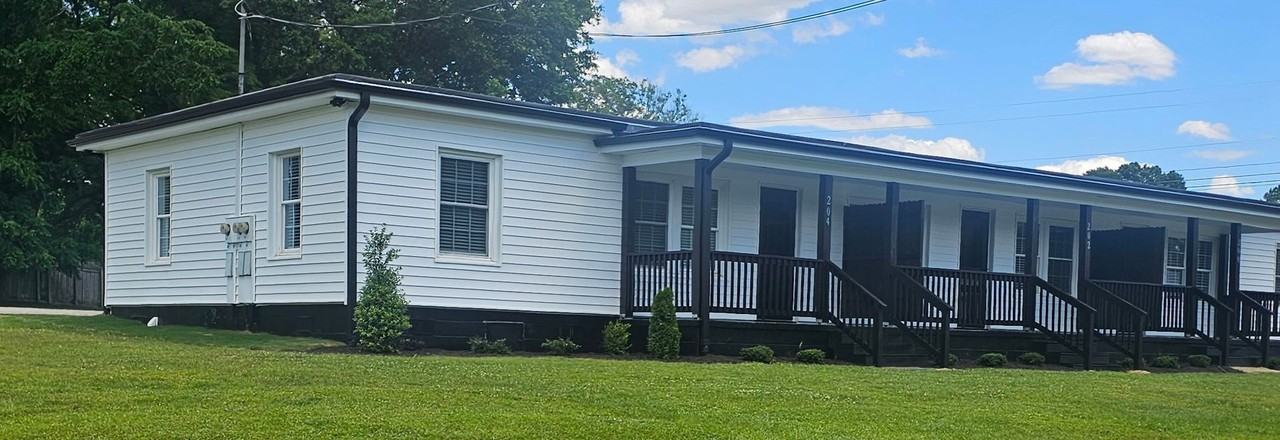 200 Walnut St W - Photo 2 of 10