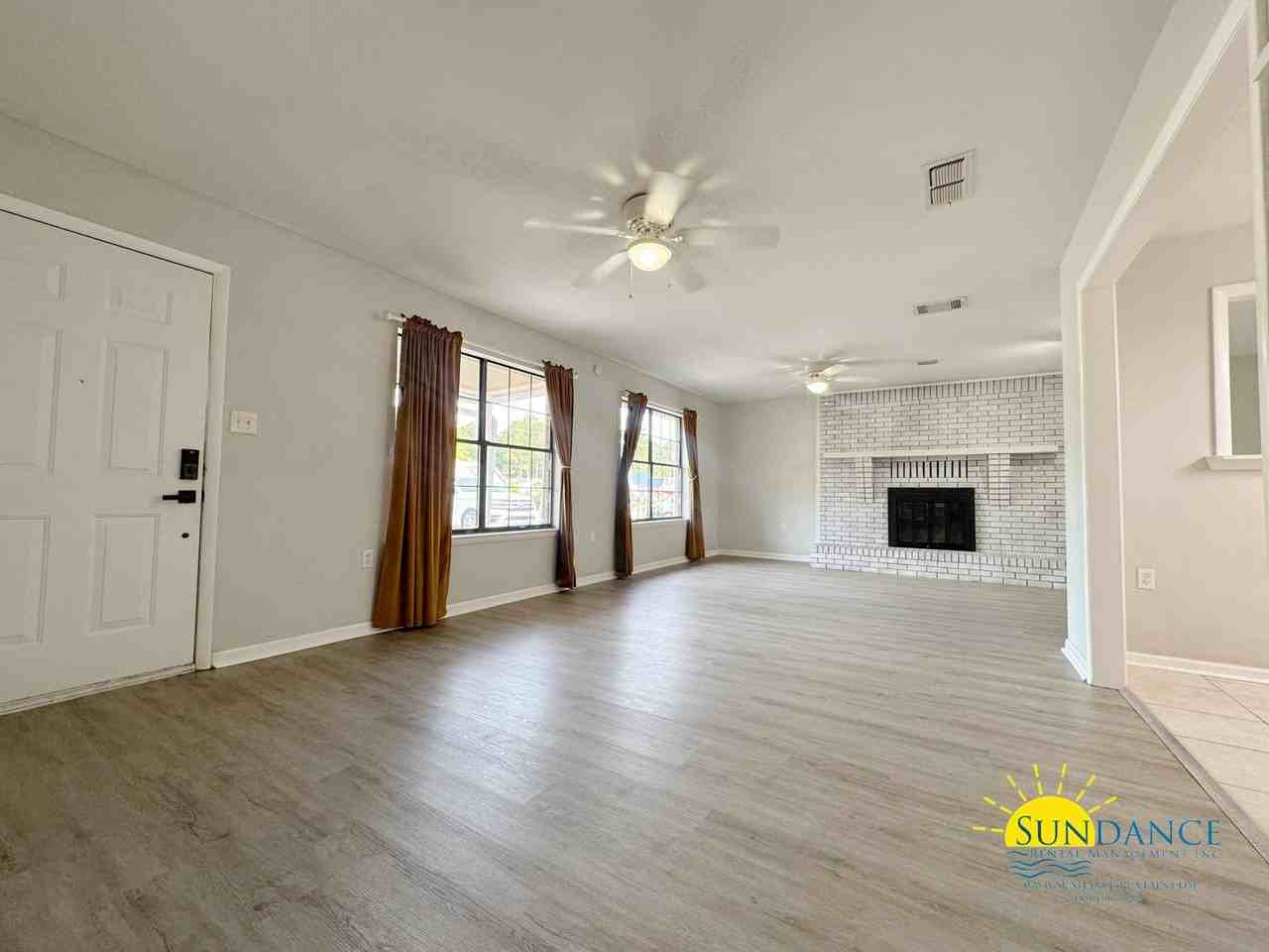 310 Evergreen Dr - Photo 2 of 17