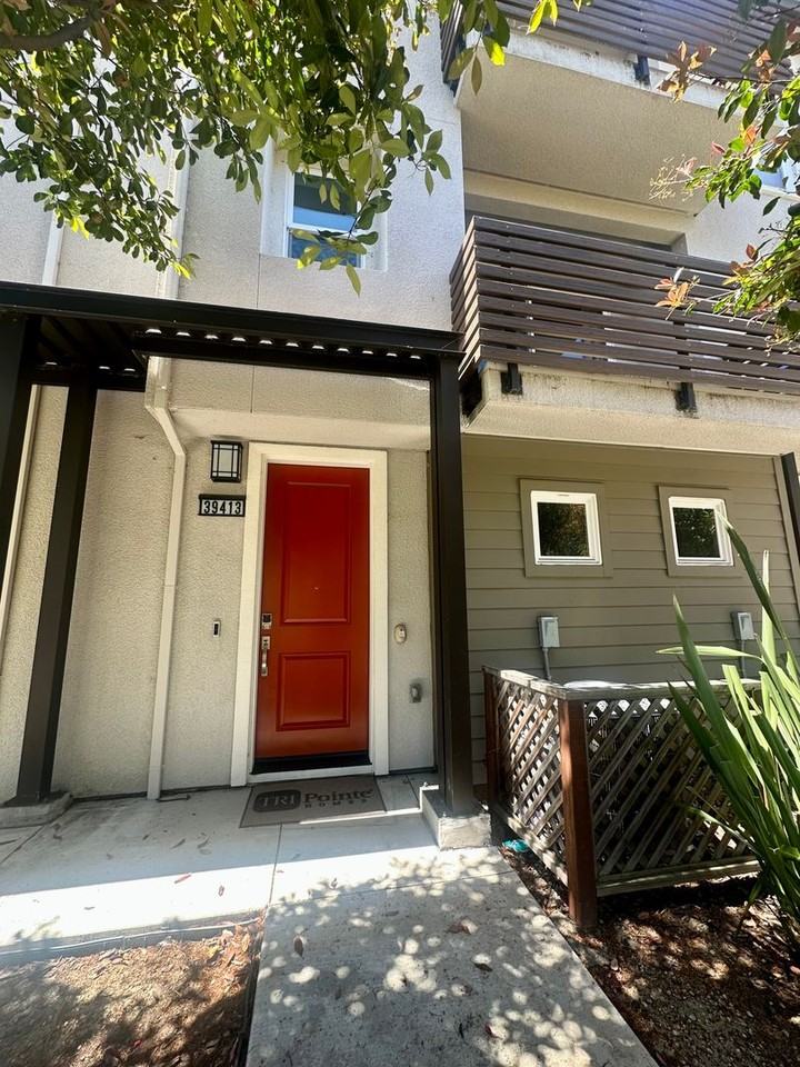 39413 Mission Blvd - Photo 2 of 12