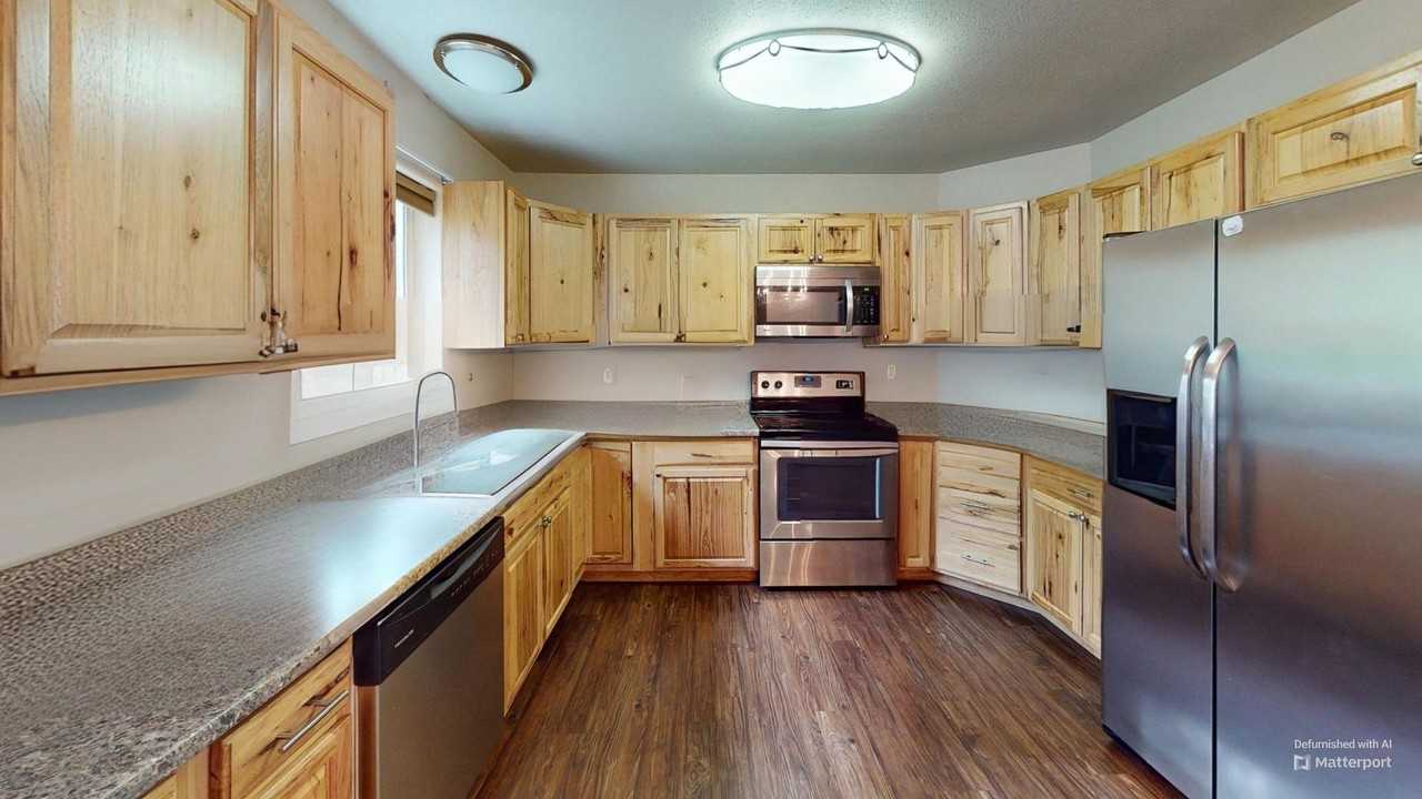 2494 Schutzen St - Photo 2 of 16