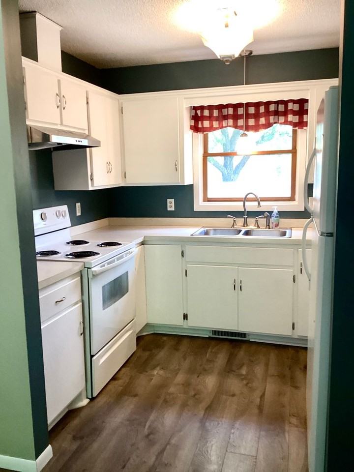 1227 11th Ave N - Photo 2 of 16