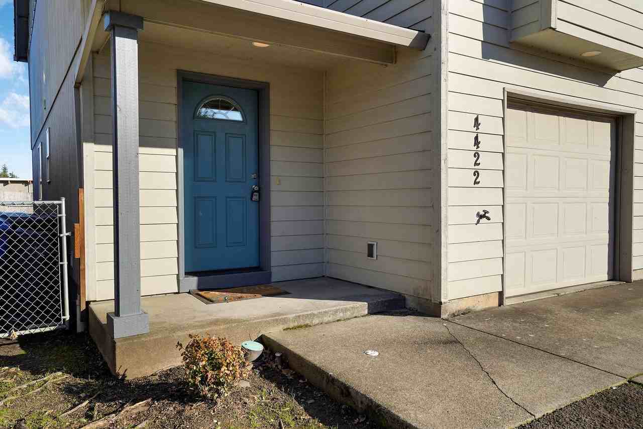 4422 Remington Pl Ne - Photo 2 of 31