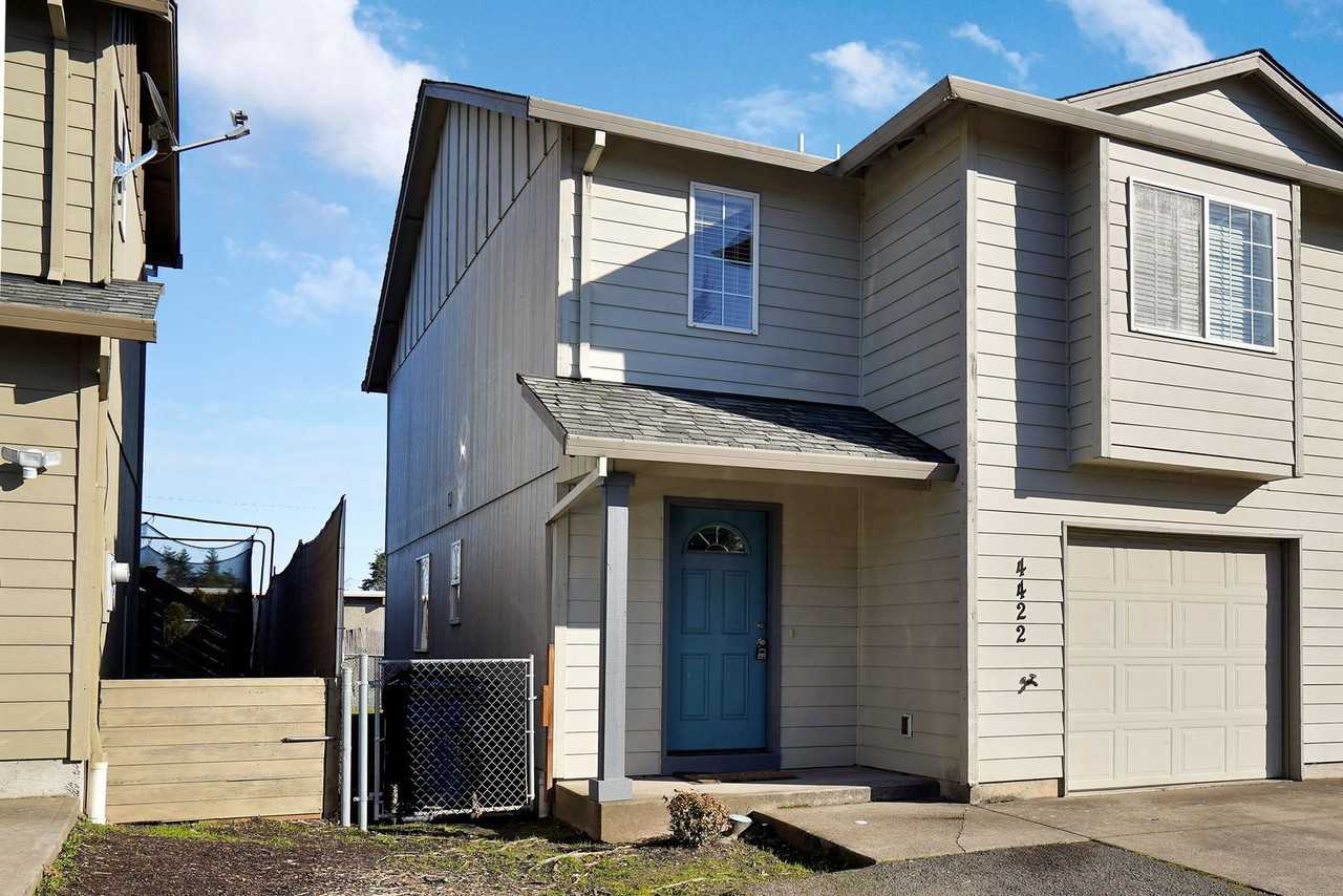 4422 Remington Pl Ne - Photo 3 of 31