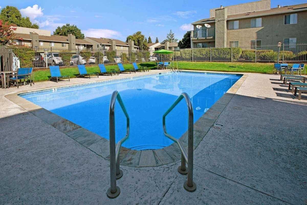 313 Sandy Ln - Photo 7 of 50