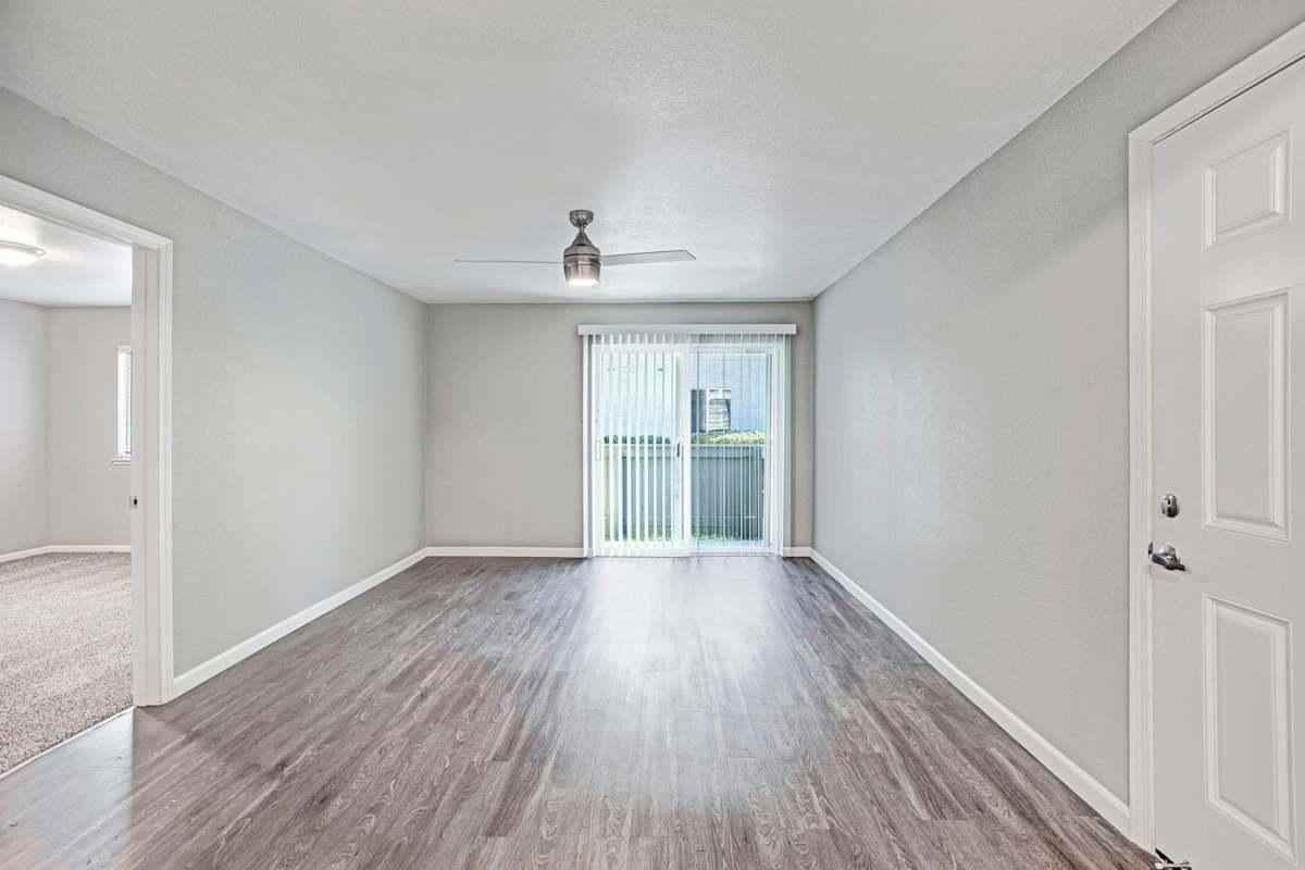 313 Sandy Ln - Photo 6 of 50