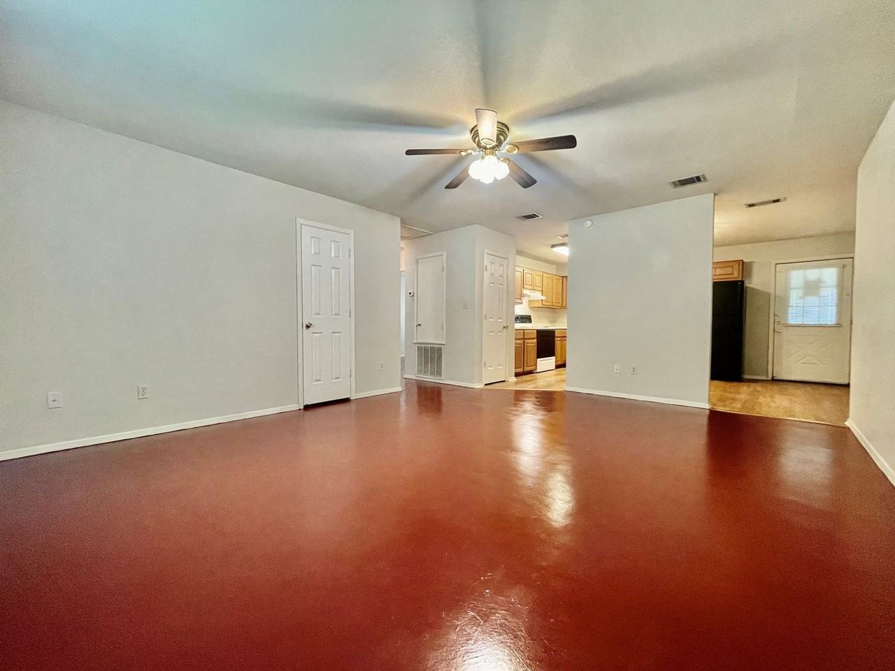 1315 Delmar St - Photo 5 of 12