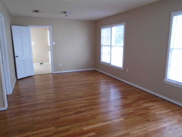 1802 Marshall St - Photo 2 of 12