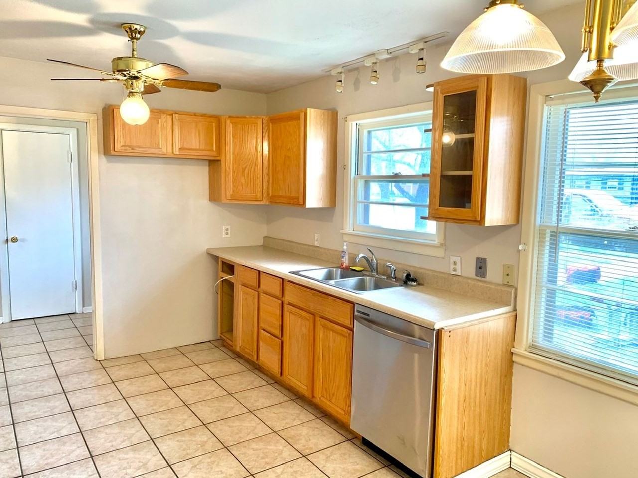 4018 38th Street - Photo 5 of 13