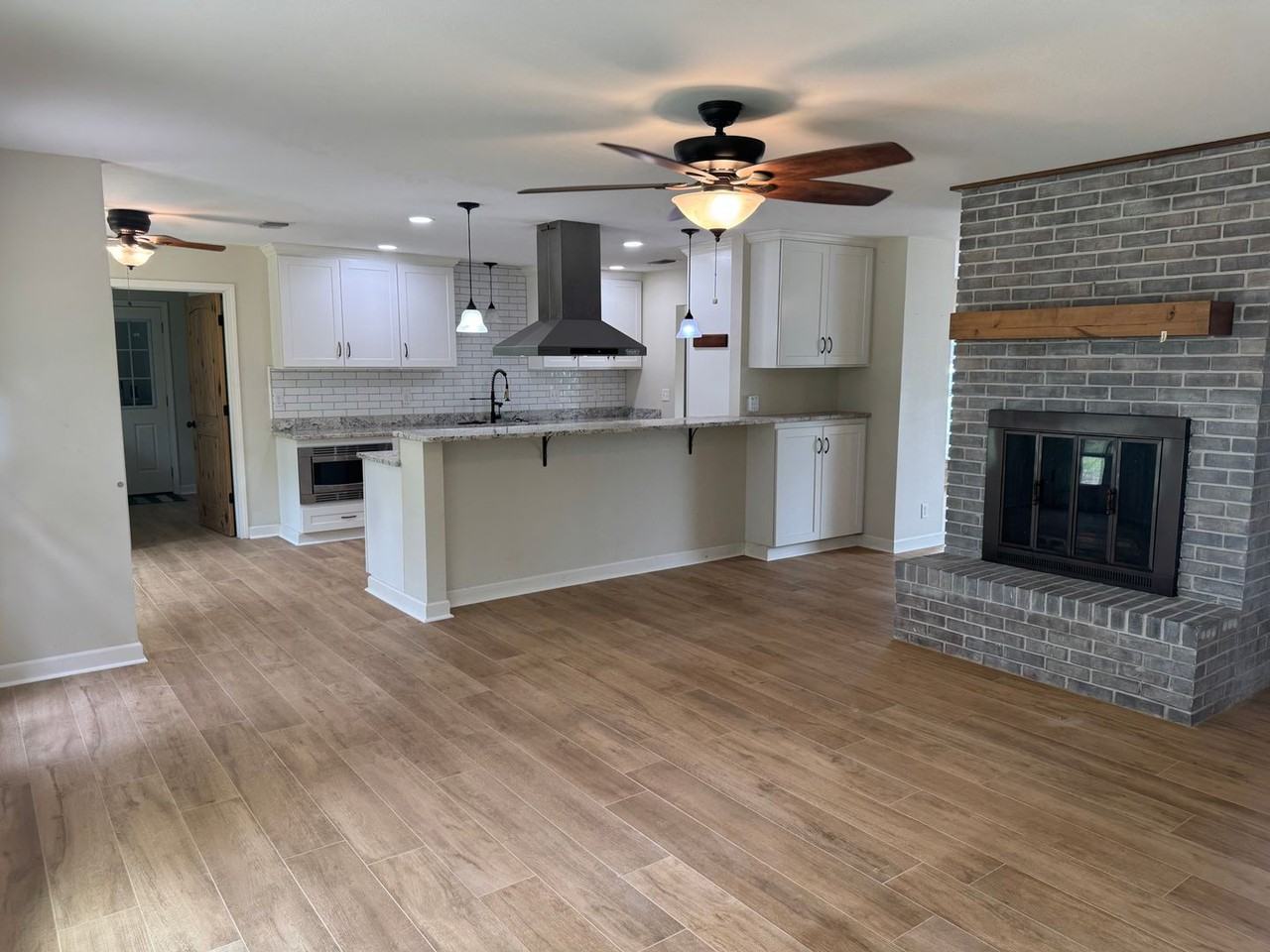 7866 Apollo Dr - Photo 6 of 24