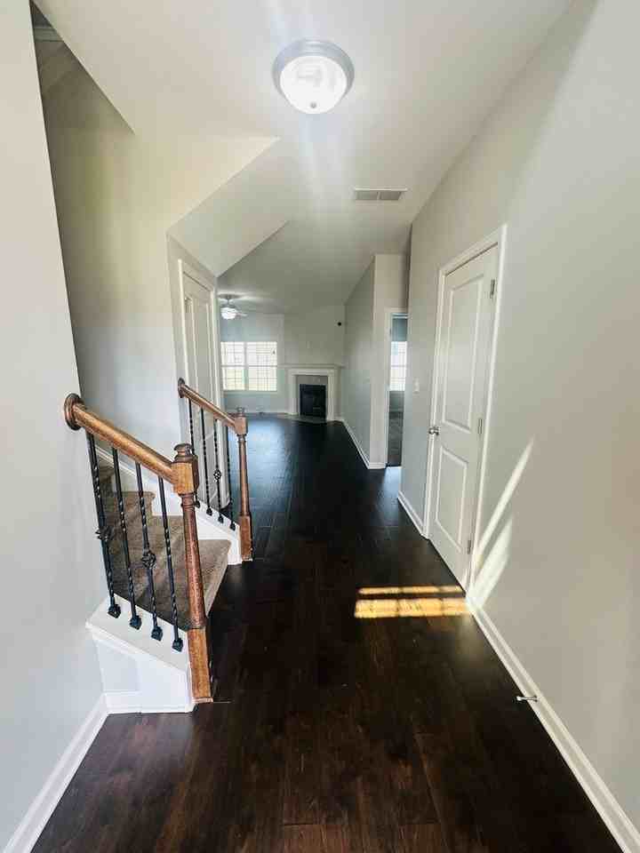 107 Catskill Ln - Photo 2 of 29