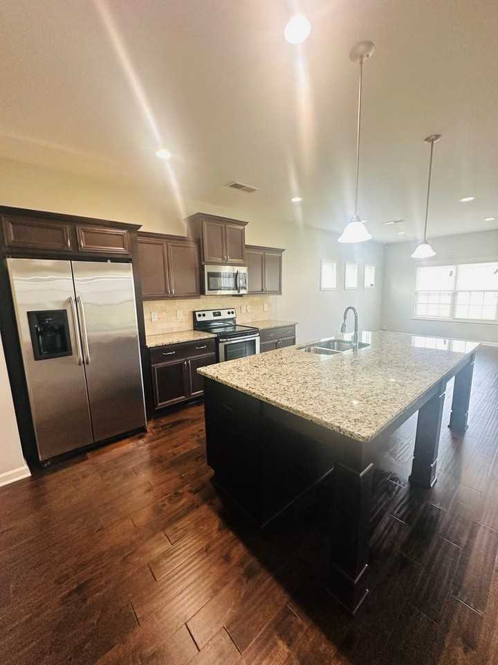 107 Catskill Ln - Photo 4 of 29