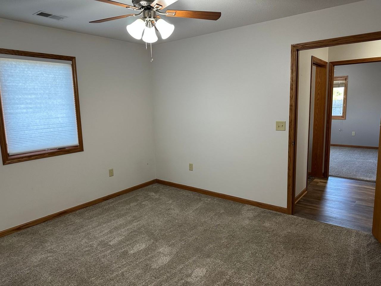 2904 Brookville Dr - Photo 4 of 29