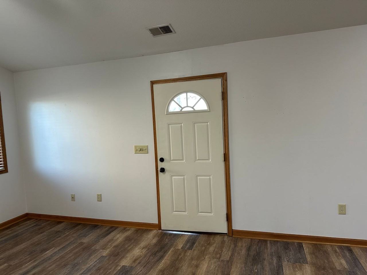 2904 Brookville Dr - Photo 7 of 29