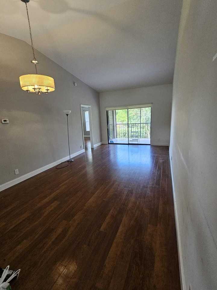 3130 Millwood Terrace - Photo 3 of 7