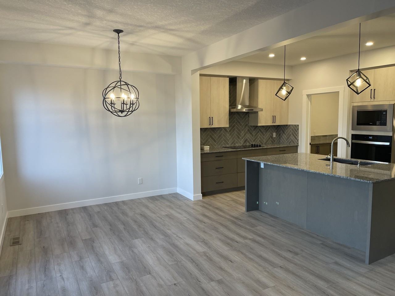 555 Belmont Place Southwest - Photo 4 of 18