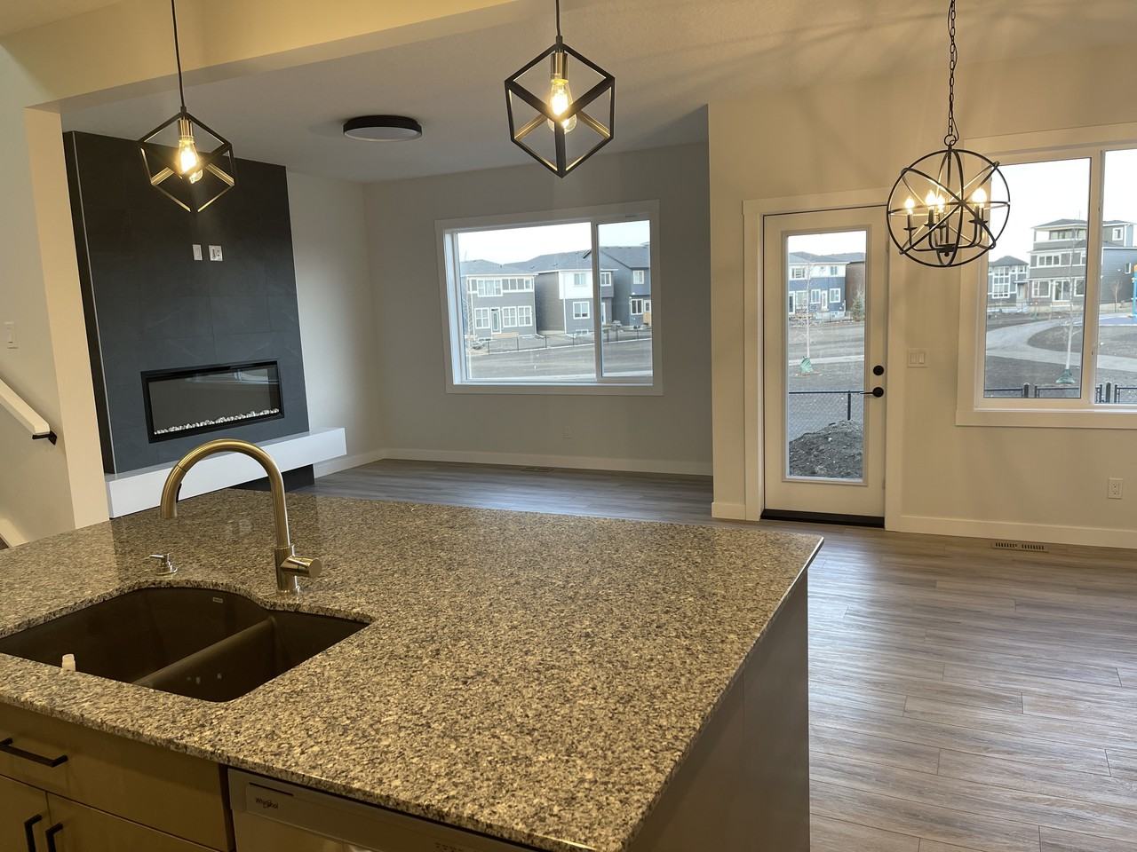 555 Belmont Place Southwest - Photo 5 of 18