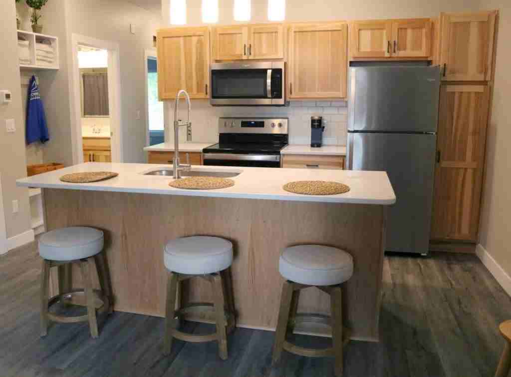 640 W 5th St - Photo 2 of 19