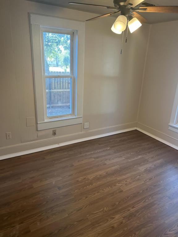 411 Jackson St - Photo 3 of 9