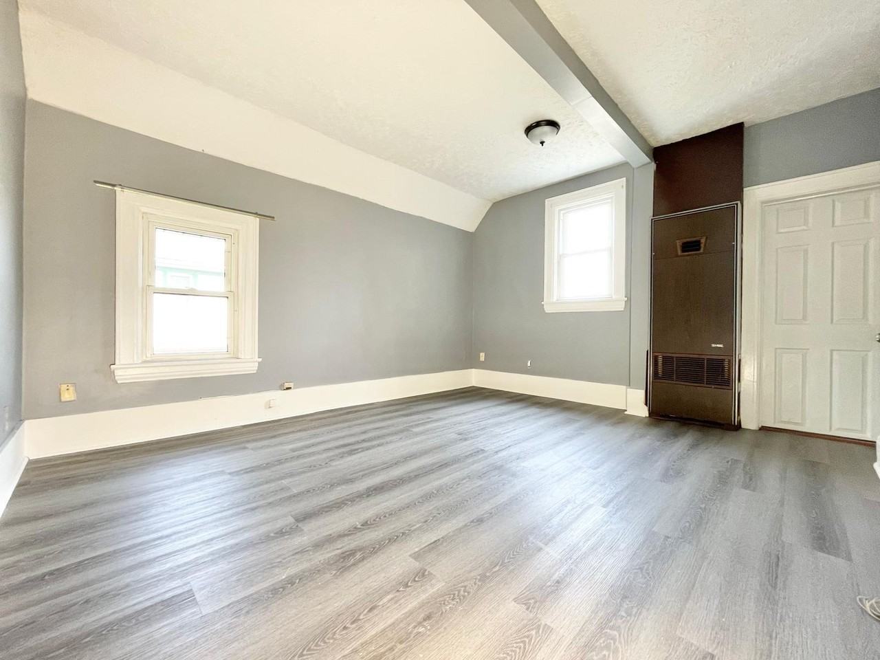 693 King St - Photo 7 of 23