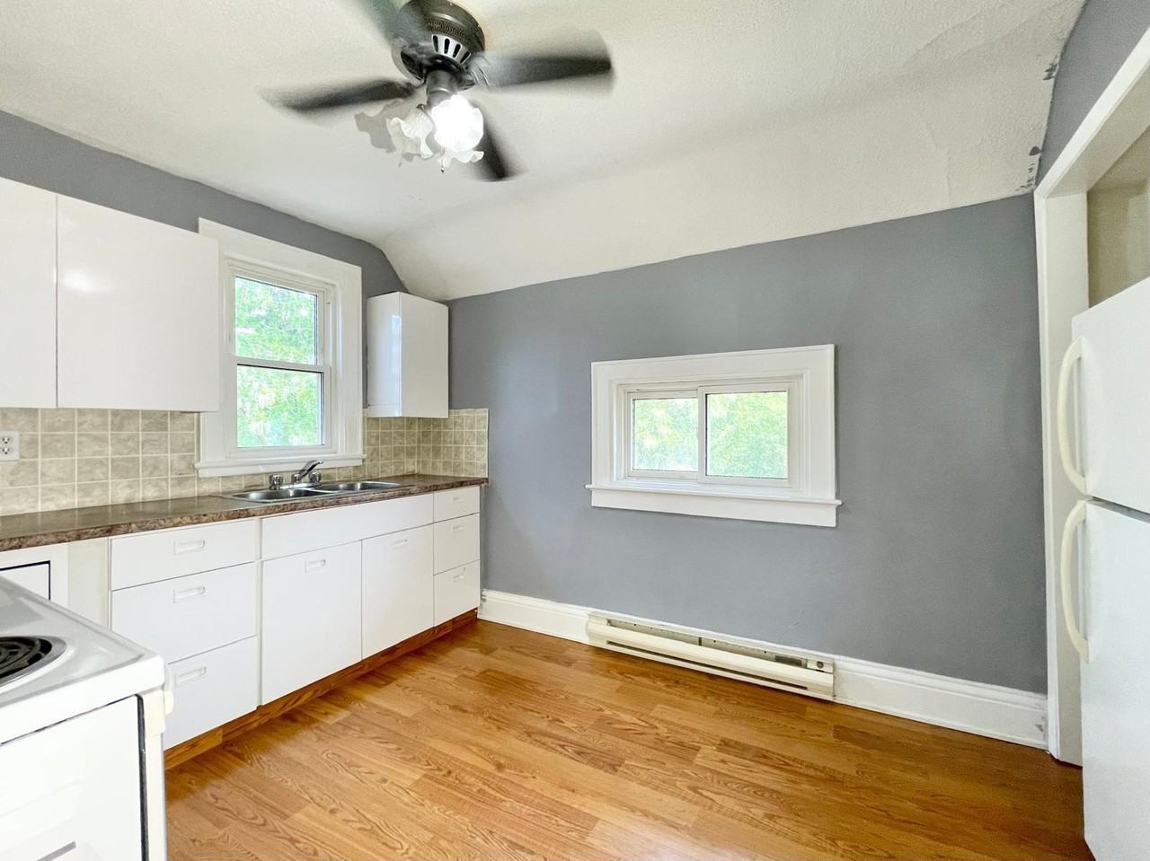 693 King St - Photo 4 of 23