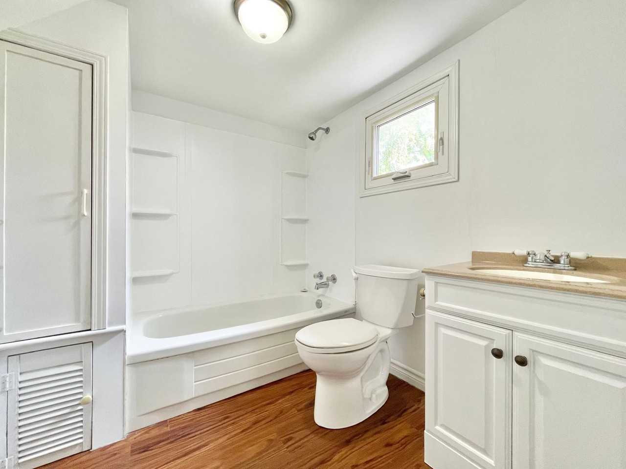 693 King St - Photo 3 of 23