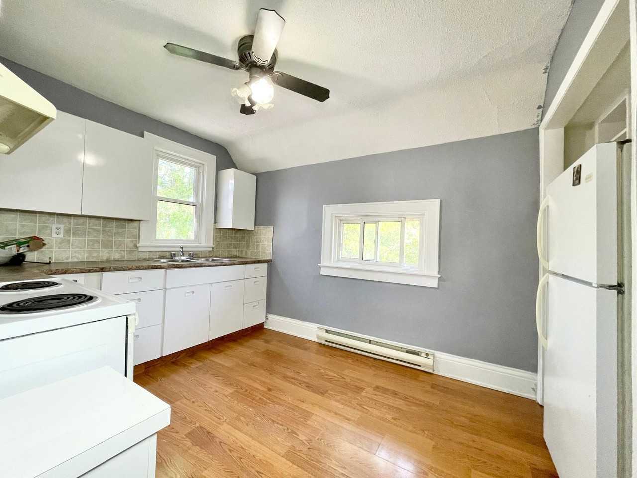 693 King St - Photo 5 of 23