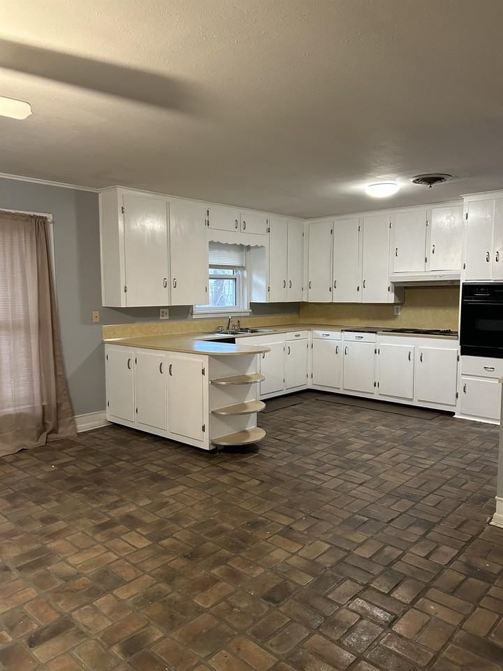 1908 Roosevelt Dr - Photo 5 of 20