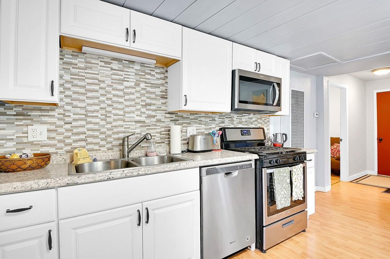 29678 Aspen Ln - Photo 2 of 25