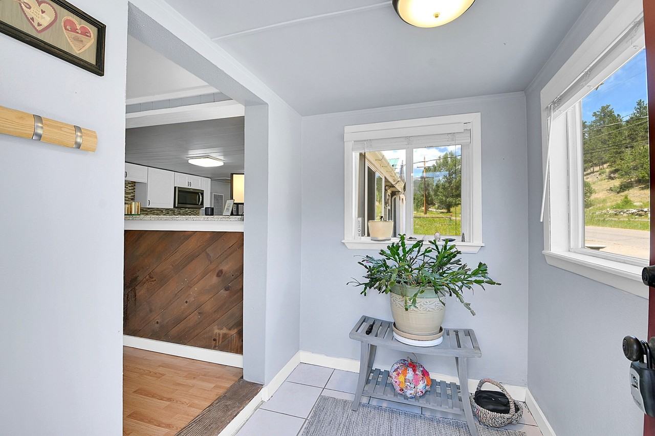 29678 Aspen Ln - Photo 3 of 25